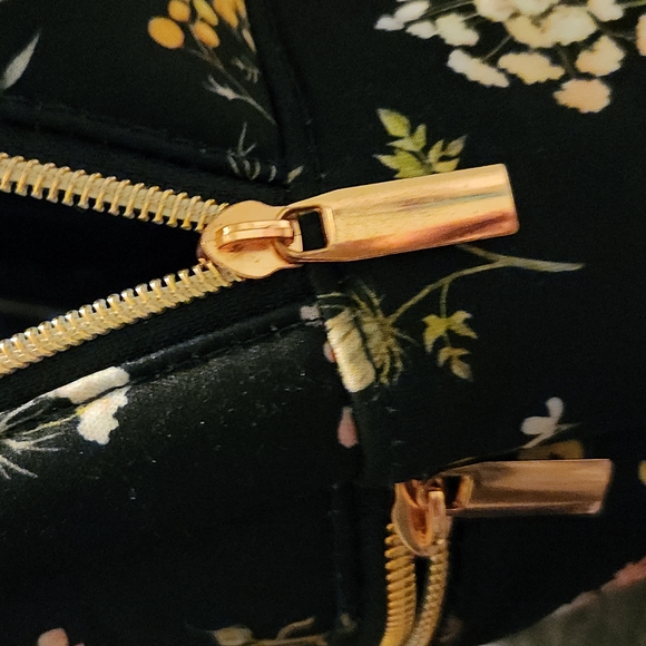 Backpack - Picture 3 of 7